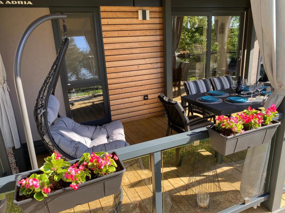 Mobile Home Biondina Camp Porton Nature Hideouts Ровин Екстериор снимка